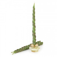 скрутка из трех конусных свечей №30, зелёная, с травами клевер, мята, базилик